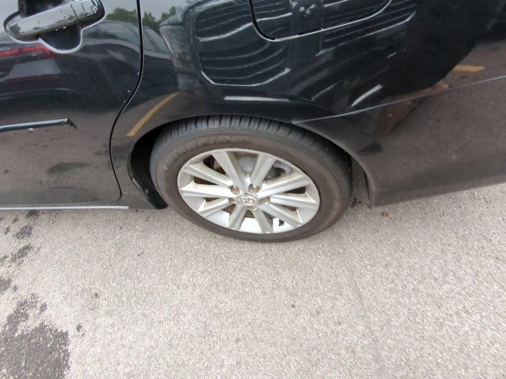 Used 2012 Toyota Camry XLE FWD image 5