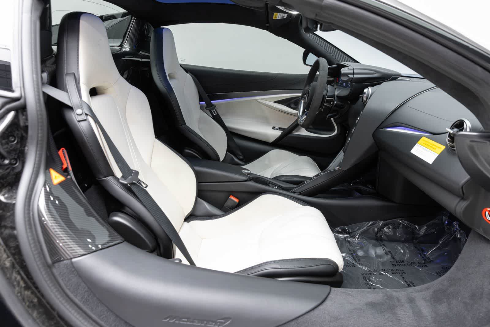 Used 2026 McLaren 750S Spider RWD image 12