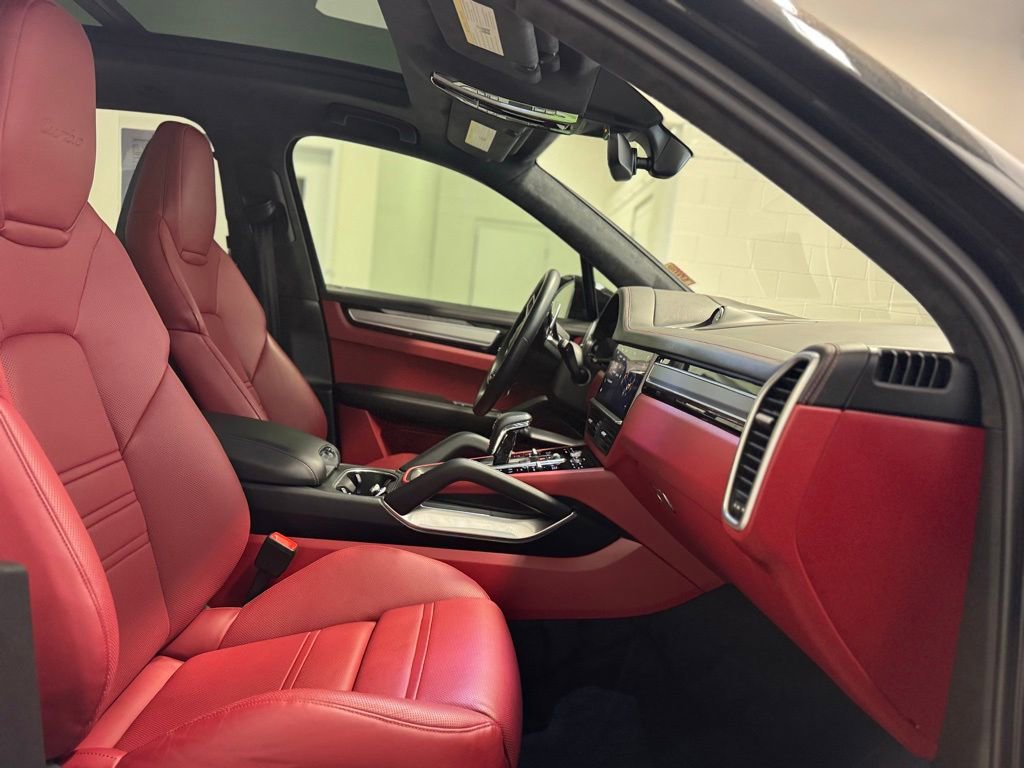 Certified 2023 Porsche Cayenne Turbo image 24