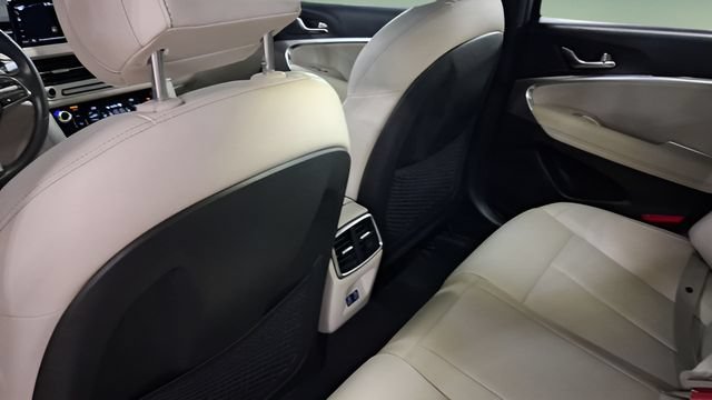 Used 2025 Genesis G70 2.5T AWD/4WD image 22