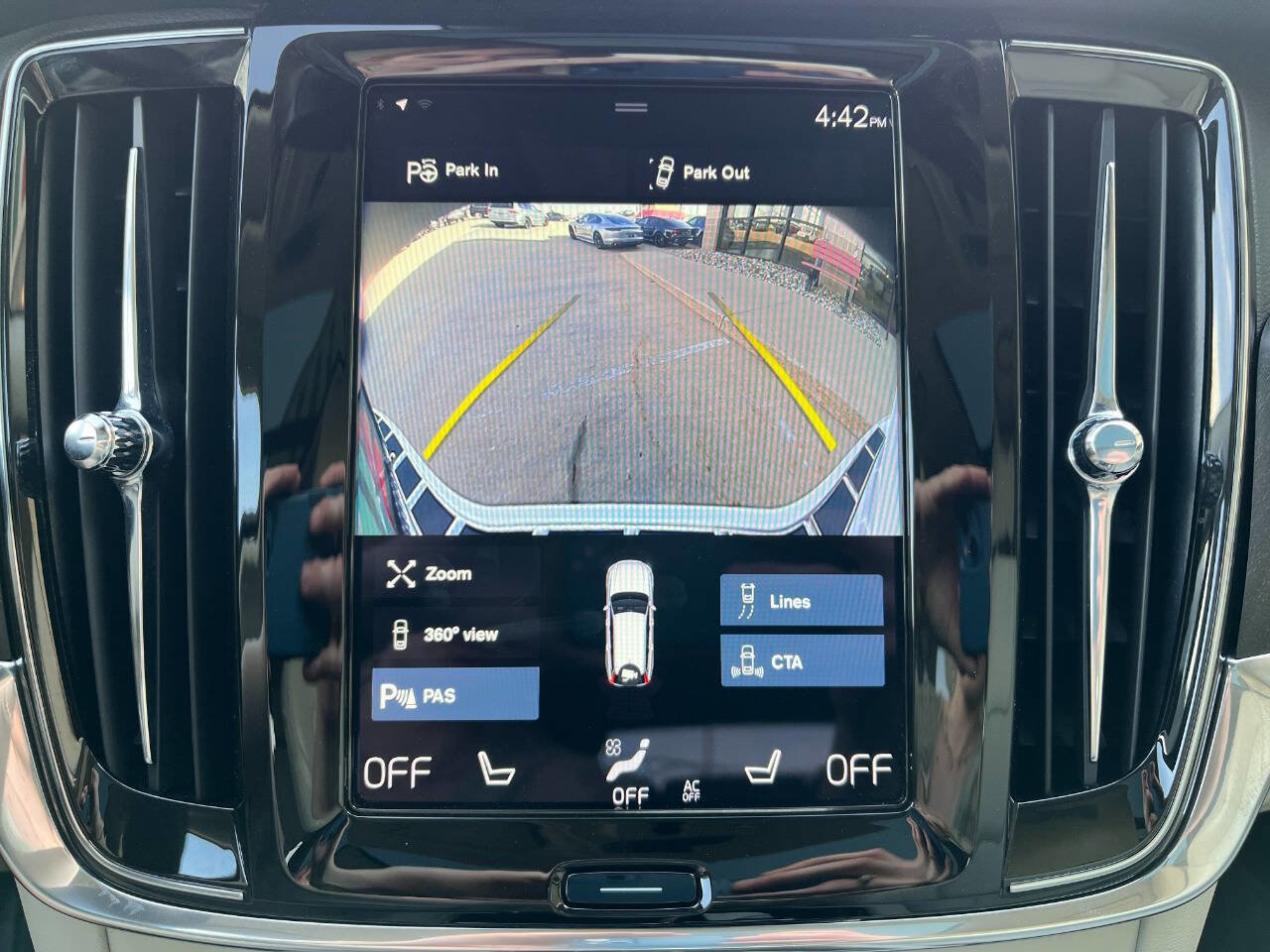 Used 2020 Volvo V90 T6 Cross Country w/ Protection Package Premier image 15