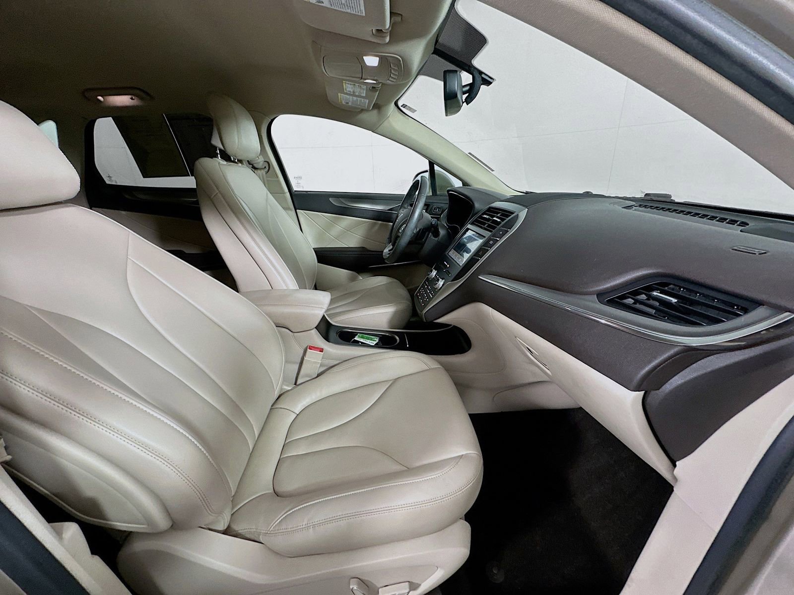 Used 2017 Lincoln MKC Premiere FWD image 26