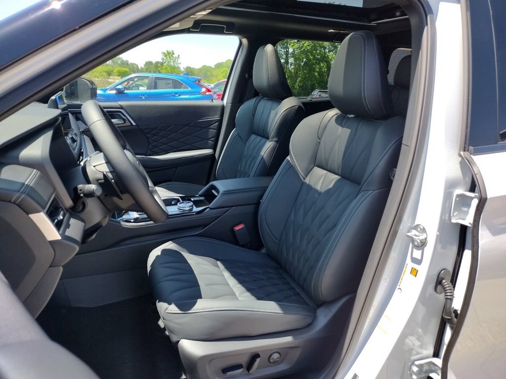New 2026 Mitsubishi Outlander SEL Black Edition AWD/4WD image 8