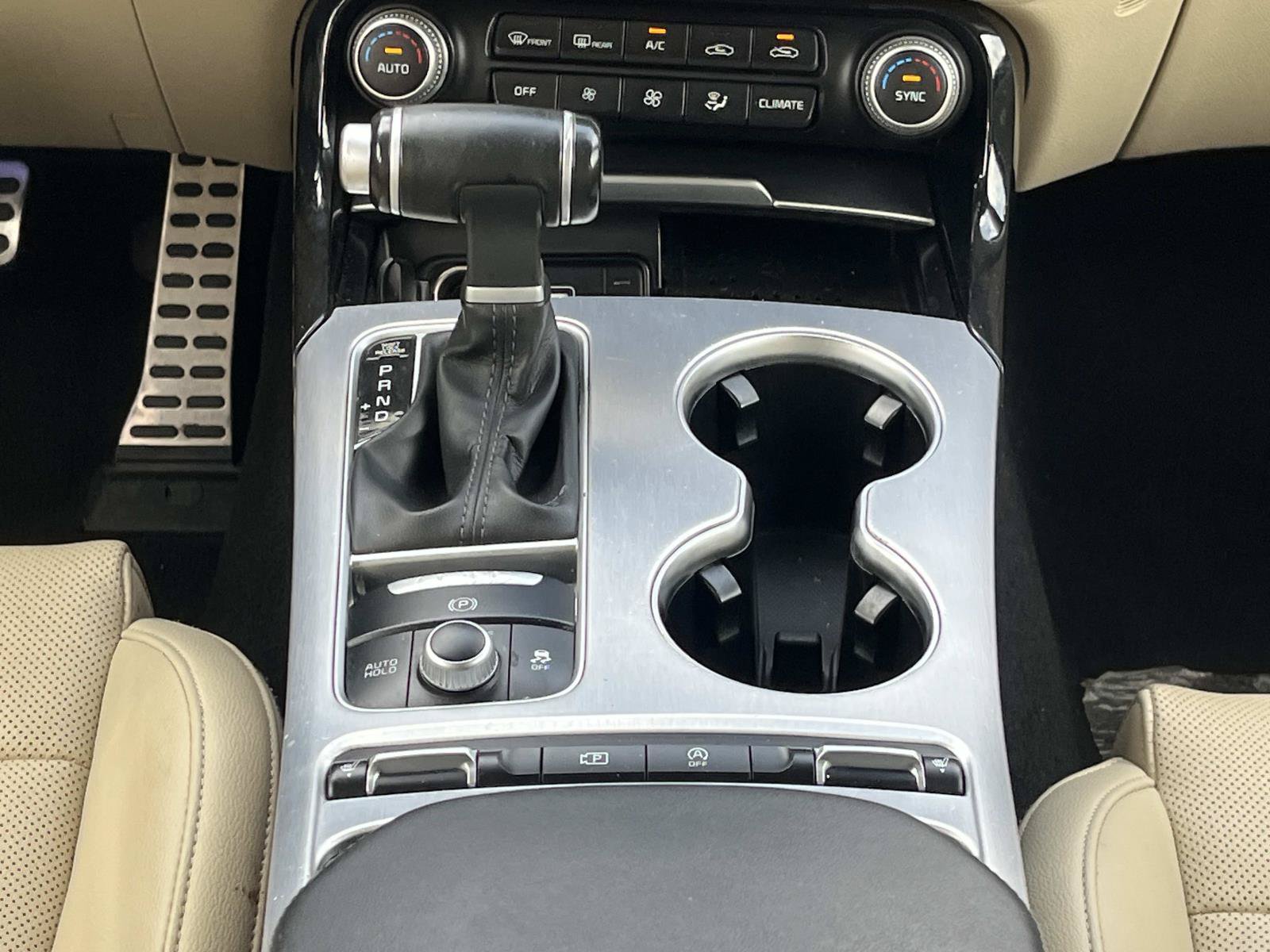 Used 2022 Kia Stinger GT1 RWD image 16