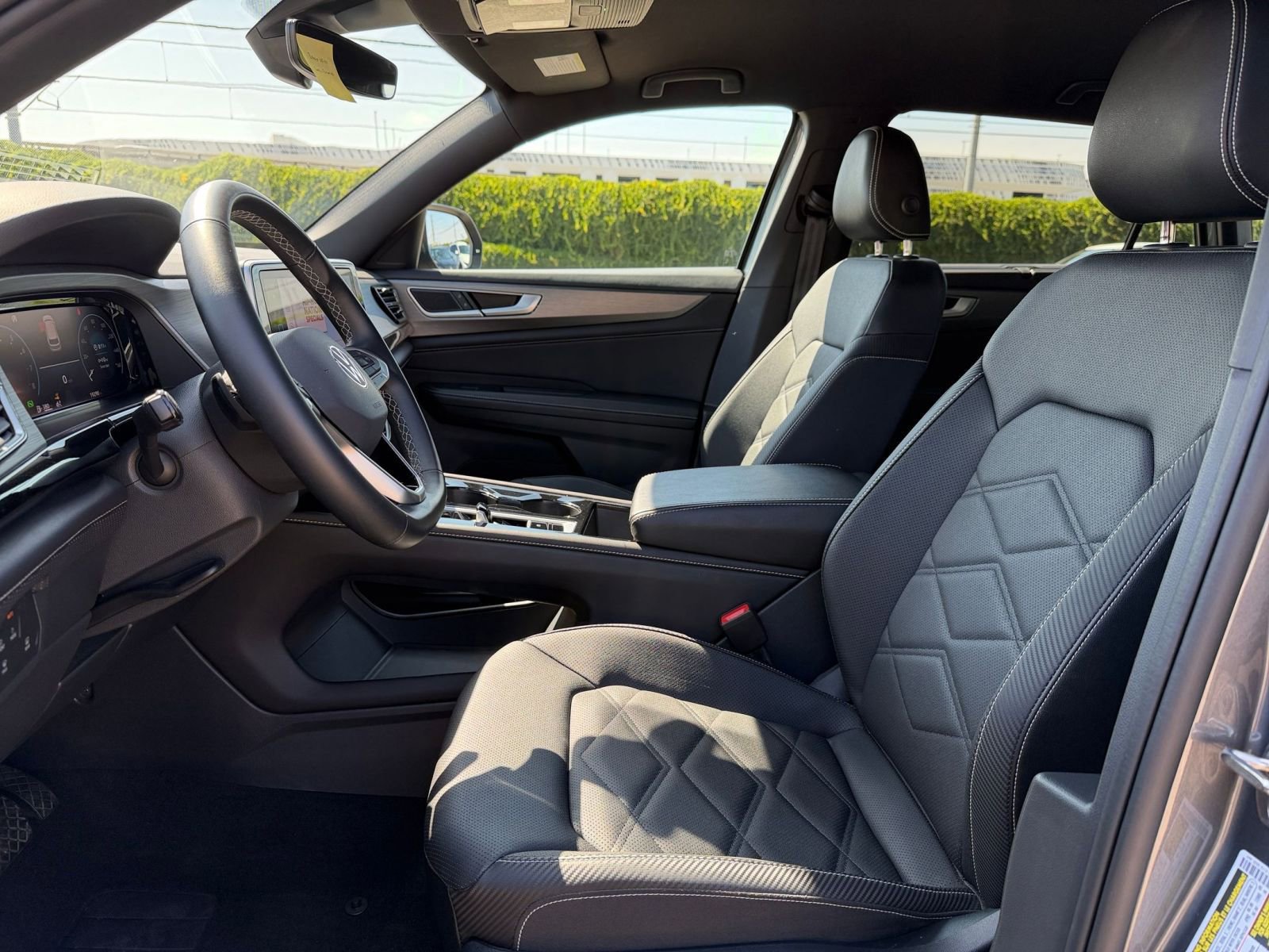 Used 2025 Volkswagen Atlas Cross Sport SE image 27