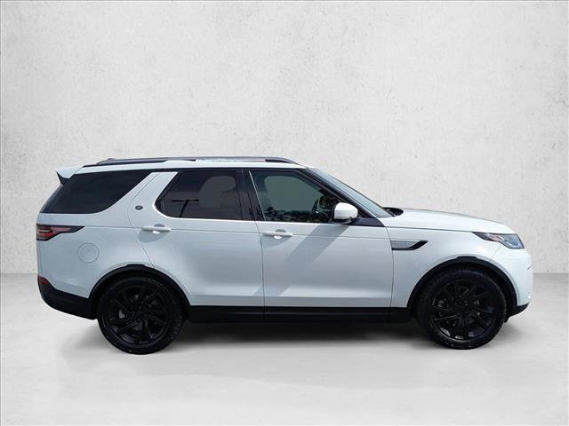 Used 2017 Land Rover Discovery HSE image 4