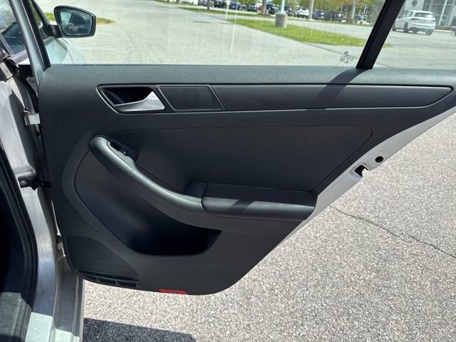 Used 2016 Volkswagen Jetta S image 16