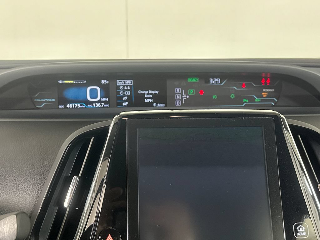 Used 2017 Toyota Prius Prime Advanced FWD image 26