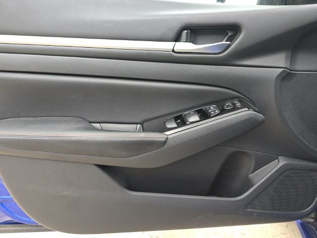 Used 2025 Nissan Altima 2.5 SR w/ SR Premium Package FWD image 21