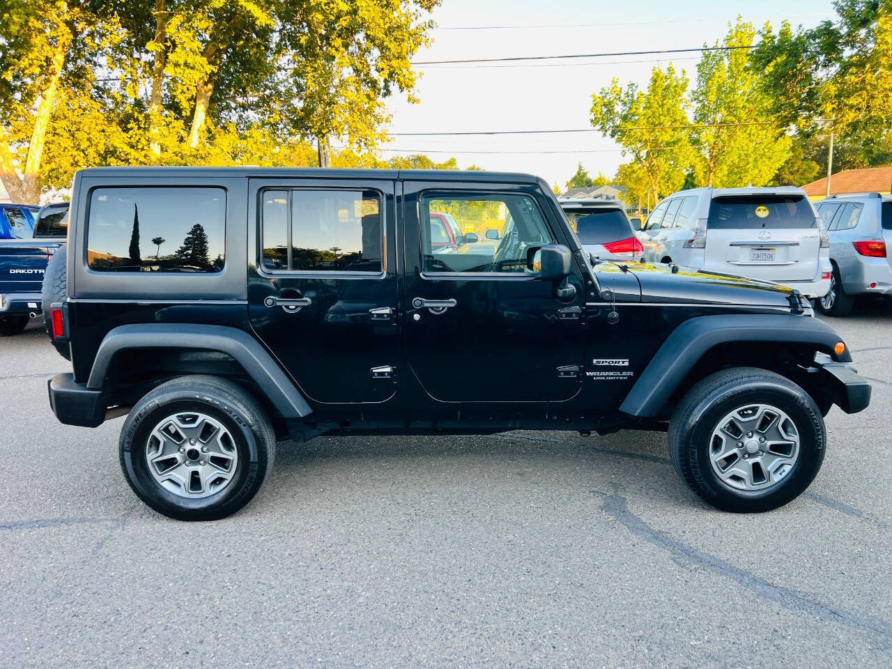 Used 2014 Jeep Wrangler Unlimited Sport w/ Quick Order Package 24S AWD/4WD image 6