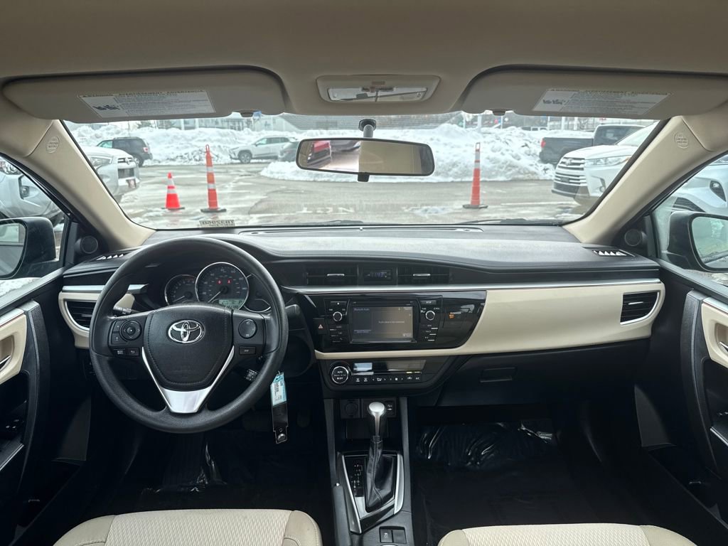 Used 2015 Toyota Corolla LE image 11