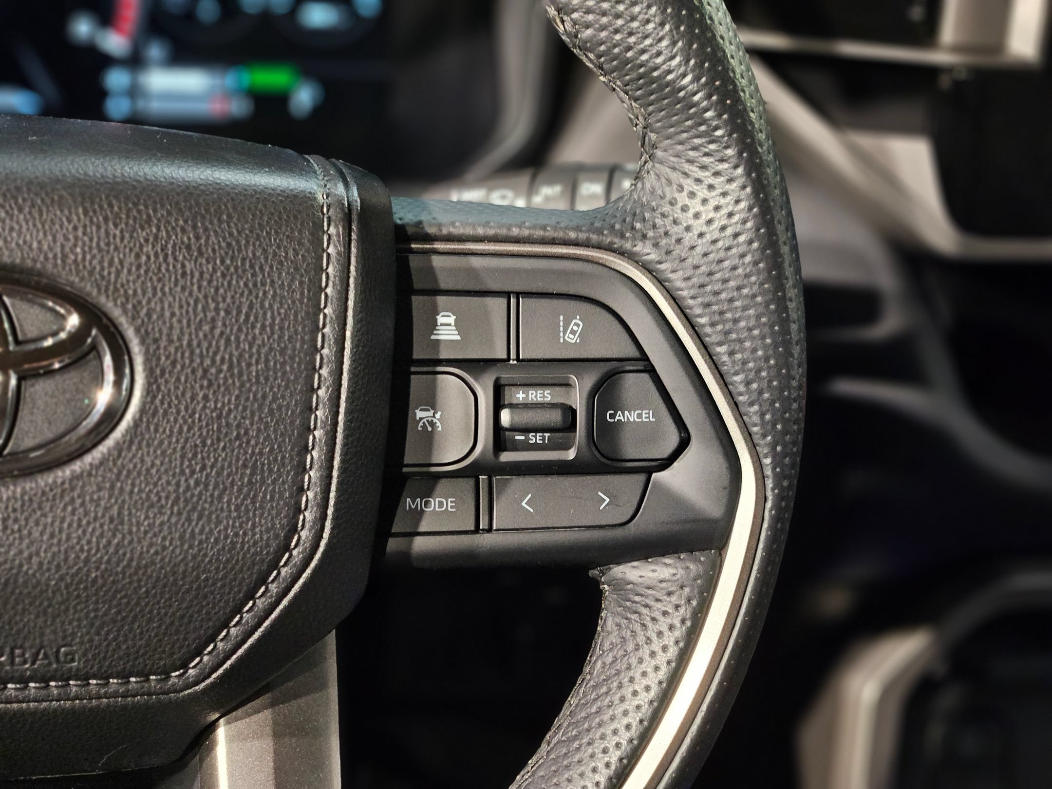 Certified 2025 Toyota Sequoia SR5 AWD/4WD image 29