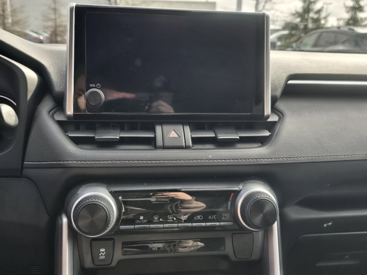 Used 2023 Toyota RAV4 LE image 19