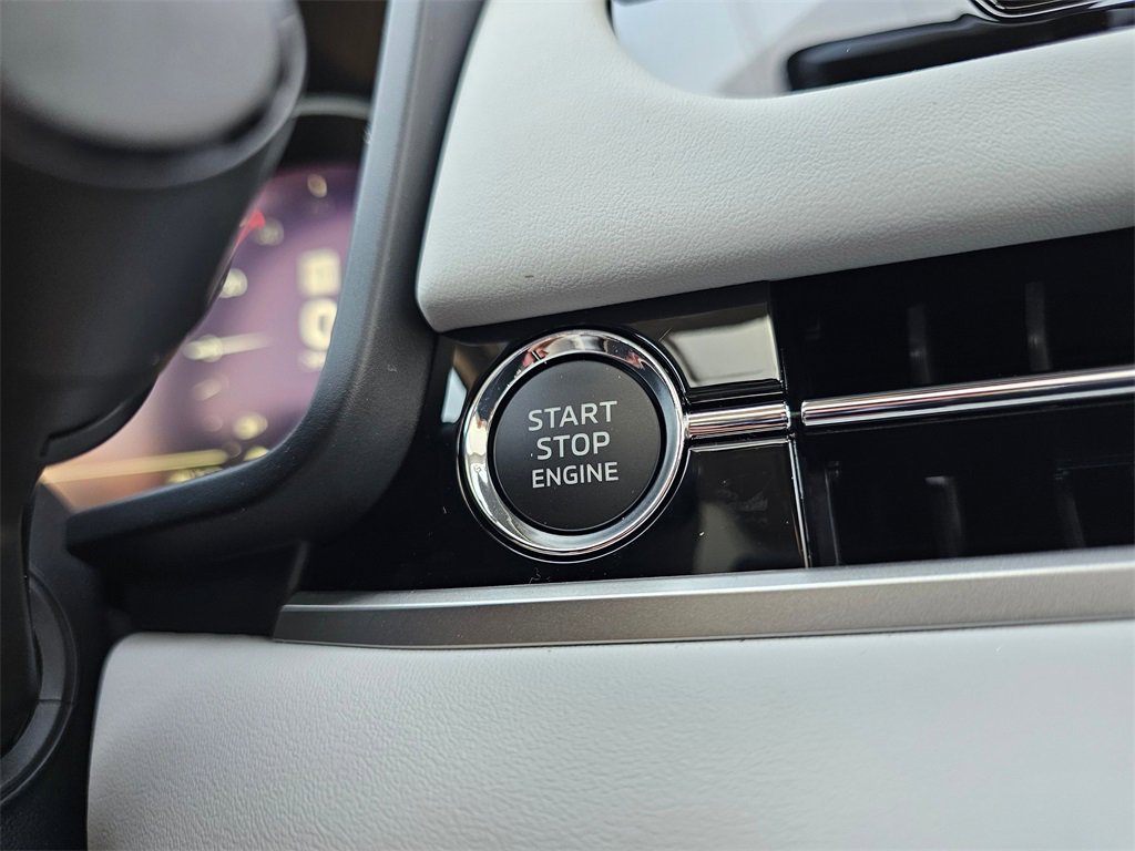 New 2025 Mitsubishi Outlander AWD image 9