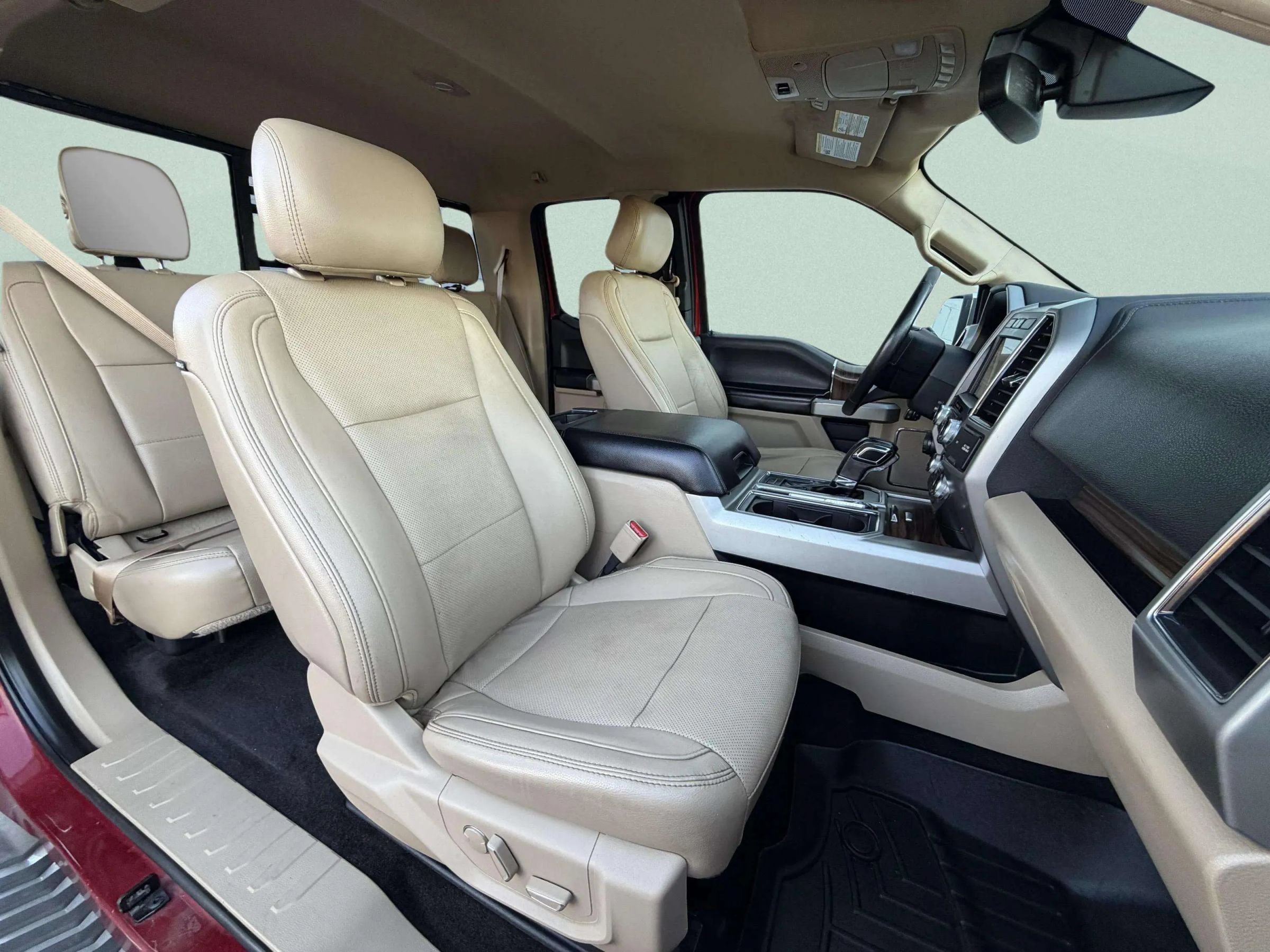 Used 2017 Ford F150 Lariat w/ Equipment Group 502A Luxury image 16