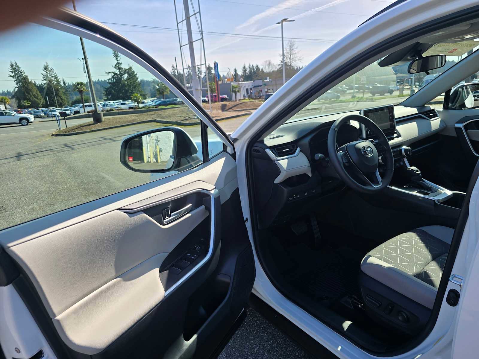 Certified 2025 Toyota RAV4 XLE w/ Convenience Package image 19