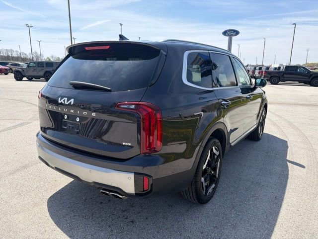 Used 2025 Kia Telluride S AWD/4WD image 3