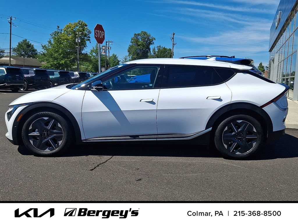 Certified 2025 Kia EV6 Light w/ Light LR Technology Package AWD/4WD image 9