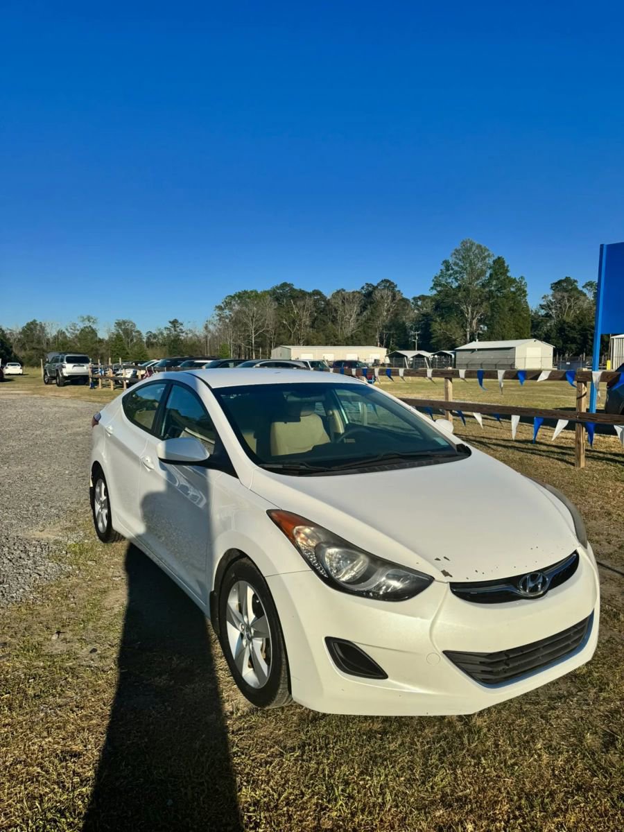 Used 2013 Hyundai Elantra GLS image 2