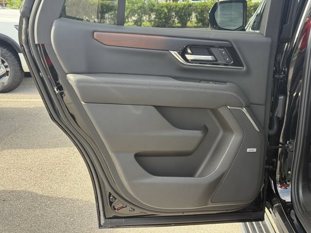 Used 2026 GMC Yukon Denali w/ Sun & Power Step Package AWD/4WD image 34