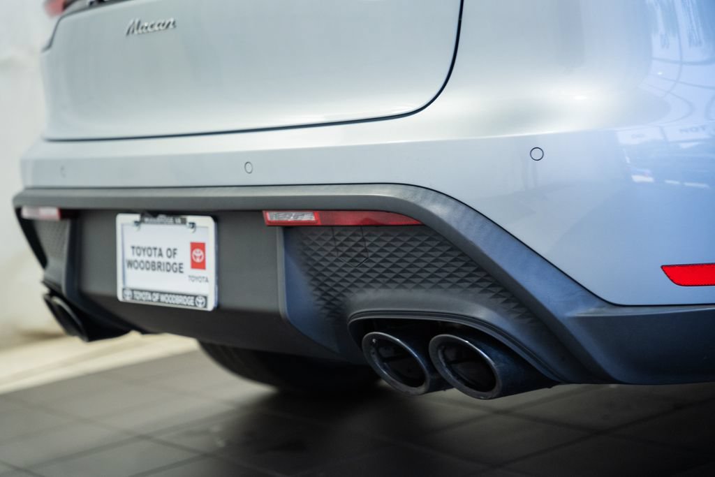 Used 2022 Porsche Macan AWD/4WD image 7