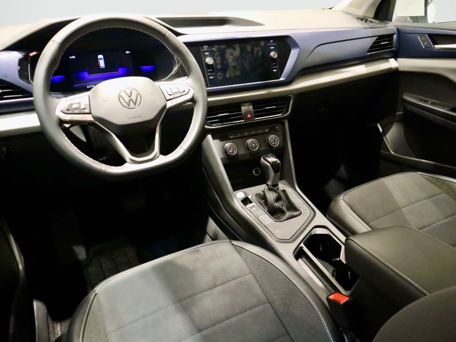 Used 2022 Volkswagen Taos SE FWD image 20
