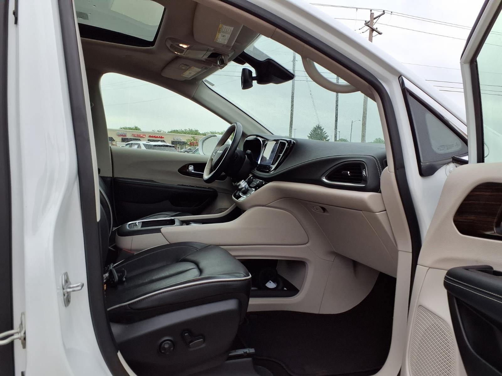 Certified 2021 Chrysler Pacifica Limited AWD/4WD image 27