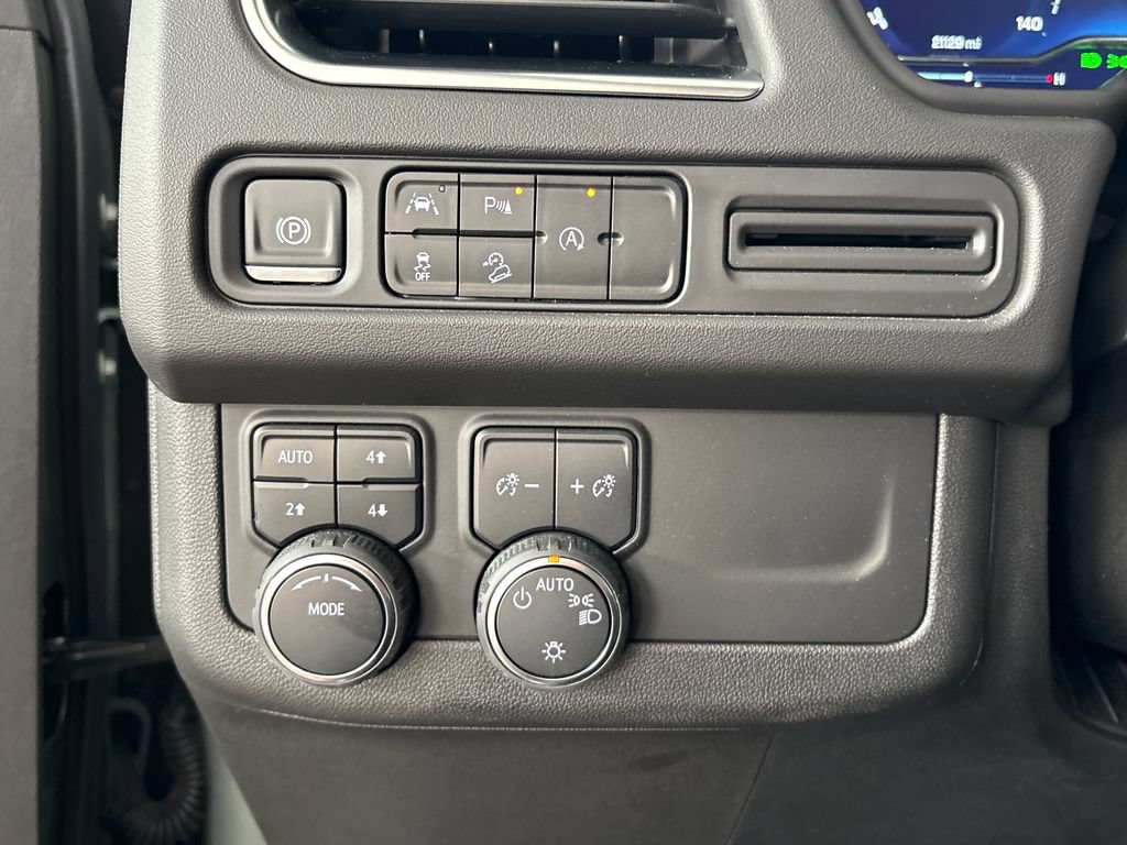 Used 2024 Chevrolet Tahoe Premier AWD/4WD image 54
