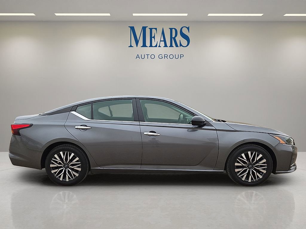 Used 2024 Nissan Altima 2.5 SV image 6