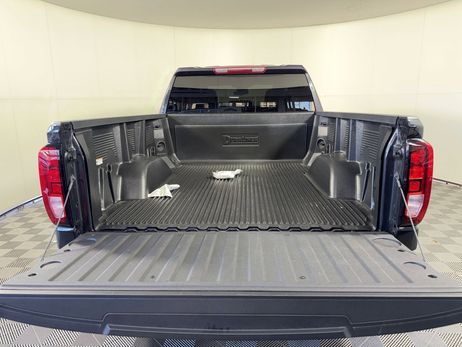 Used 2025 GMC Sierra 1500 Elevation image 26