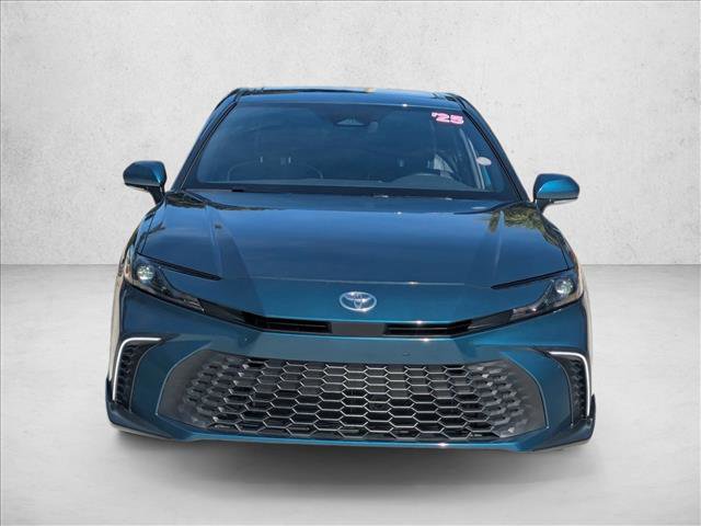 Used 2025 Toyota Camry SE image 2