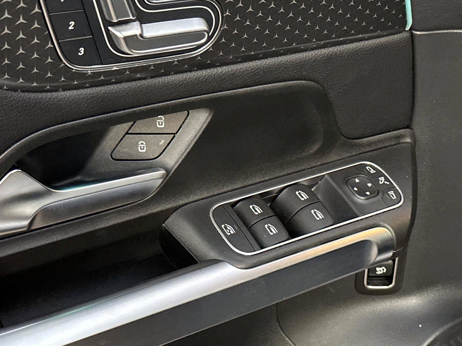 Certified 2025 Mercedes-Benz GLB 250 GLB 250 image 19