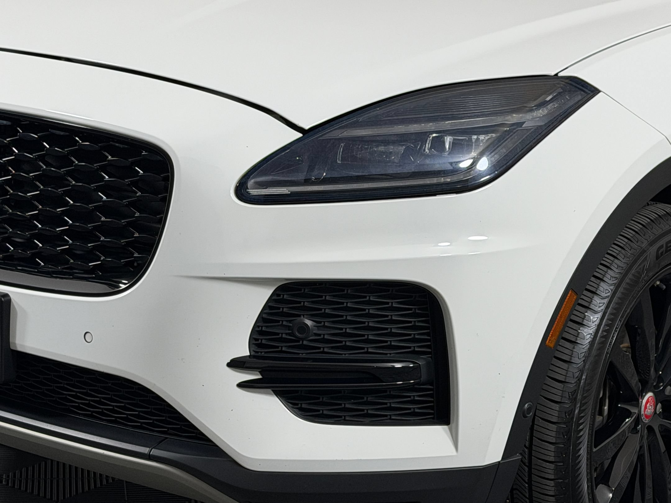 Used 2021 Jaguar E-PACE SE AWD/4WD image 13