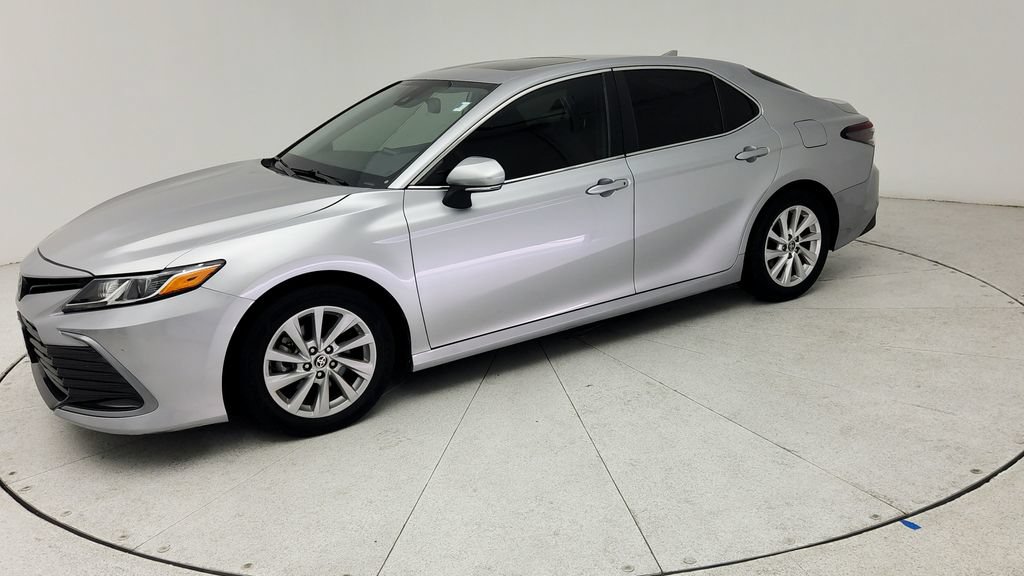 Used 2024 Toyota Camry LE w/ Convenience Package FWD image 4