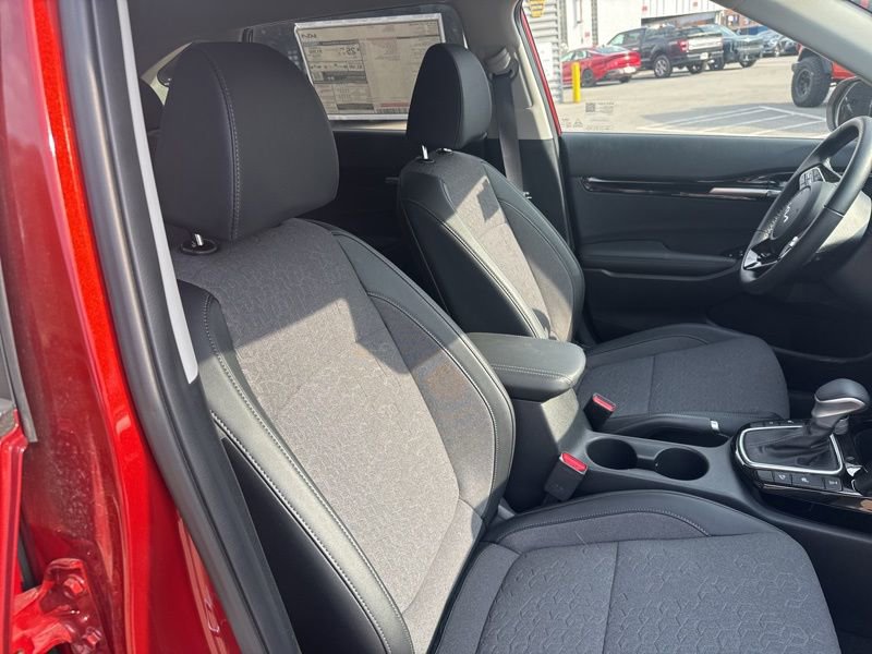 Certified 2025 Kia Seltos X-Line AWD/4WD image 9