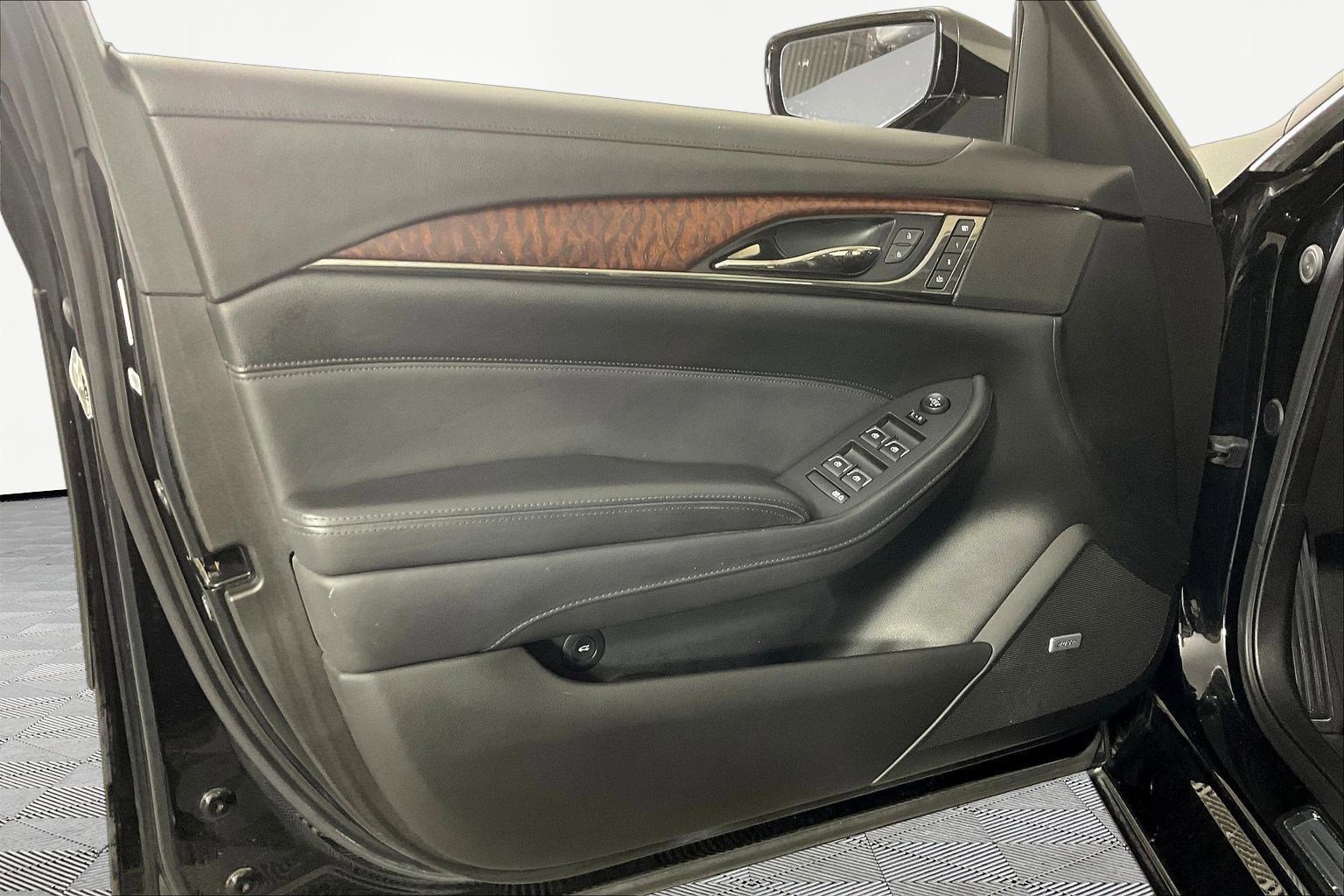 Used 2018 Cadillac CTS Luxury RWD image 20
