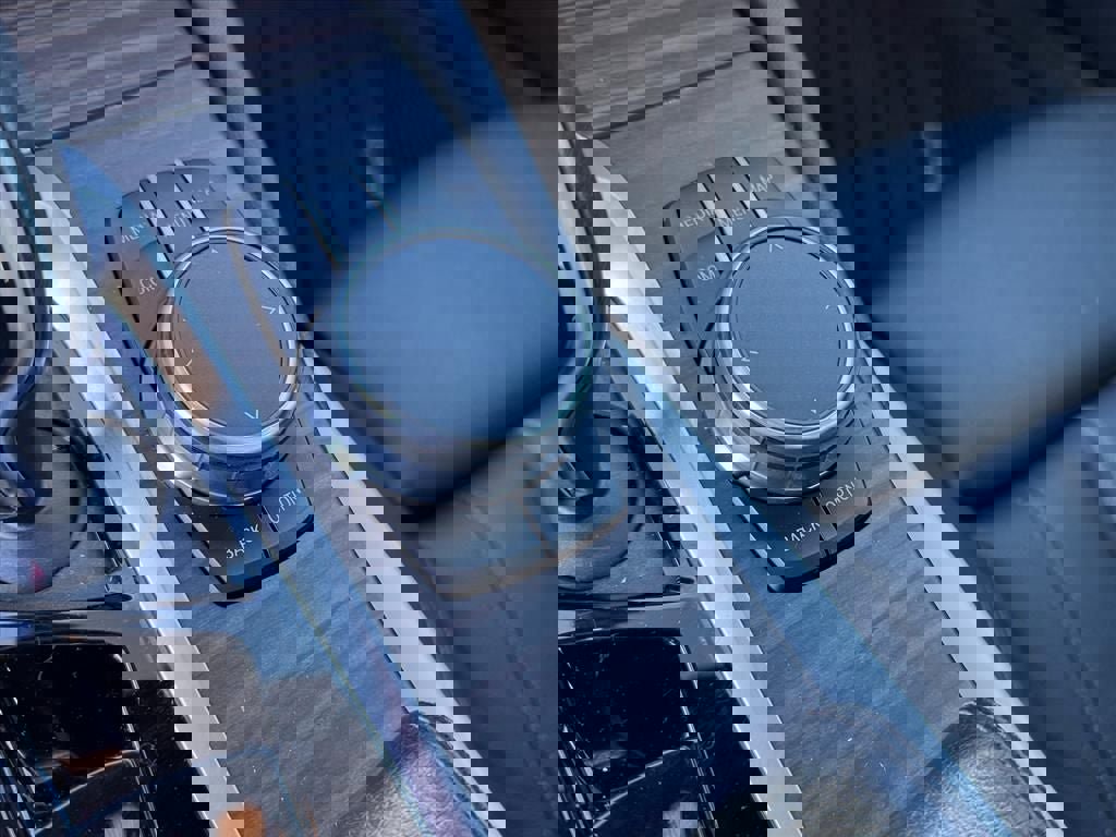 Used 2021 BMW 530i xDrive w/ Premium Package image 22