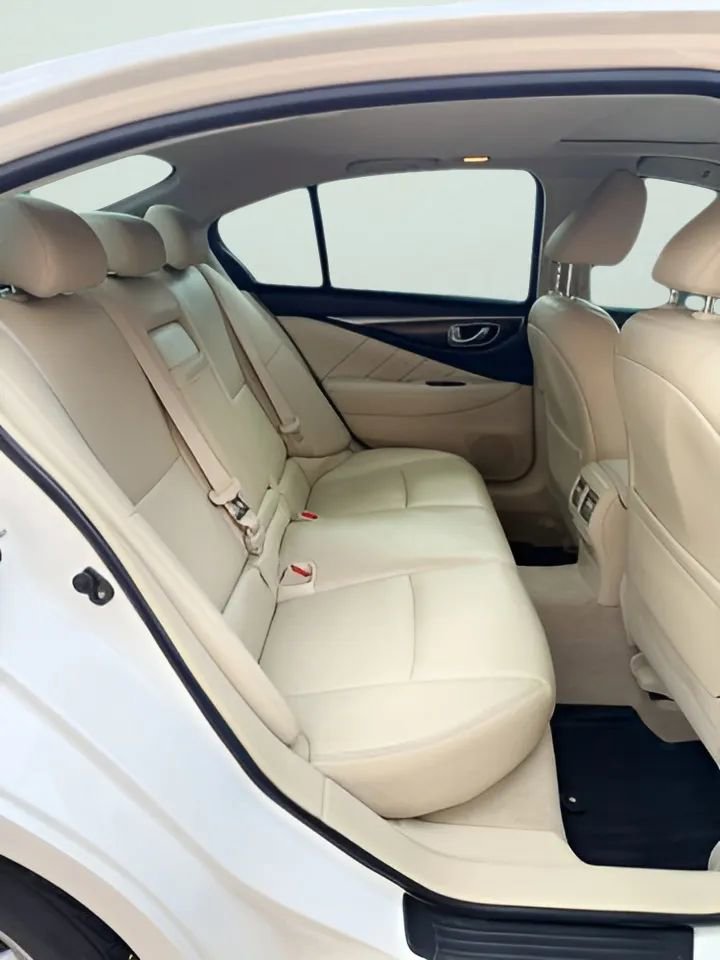 Used 2018 INFINITI Q50 Luxe w/ Essential Package (3.0T Luxe) RWD image 18