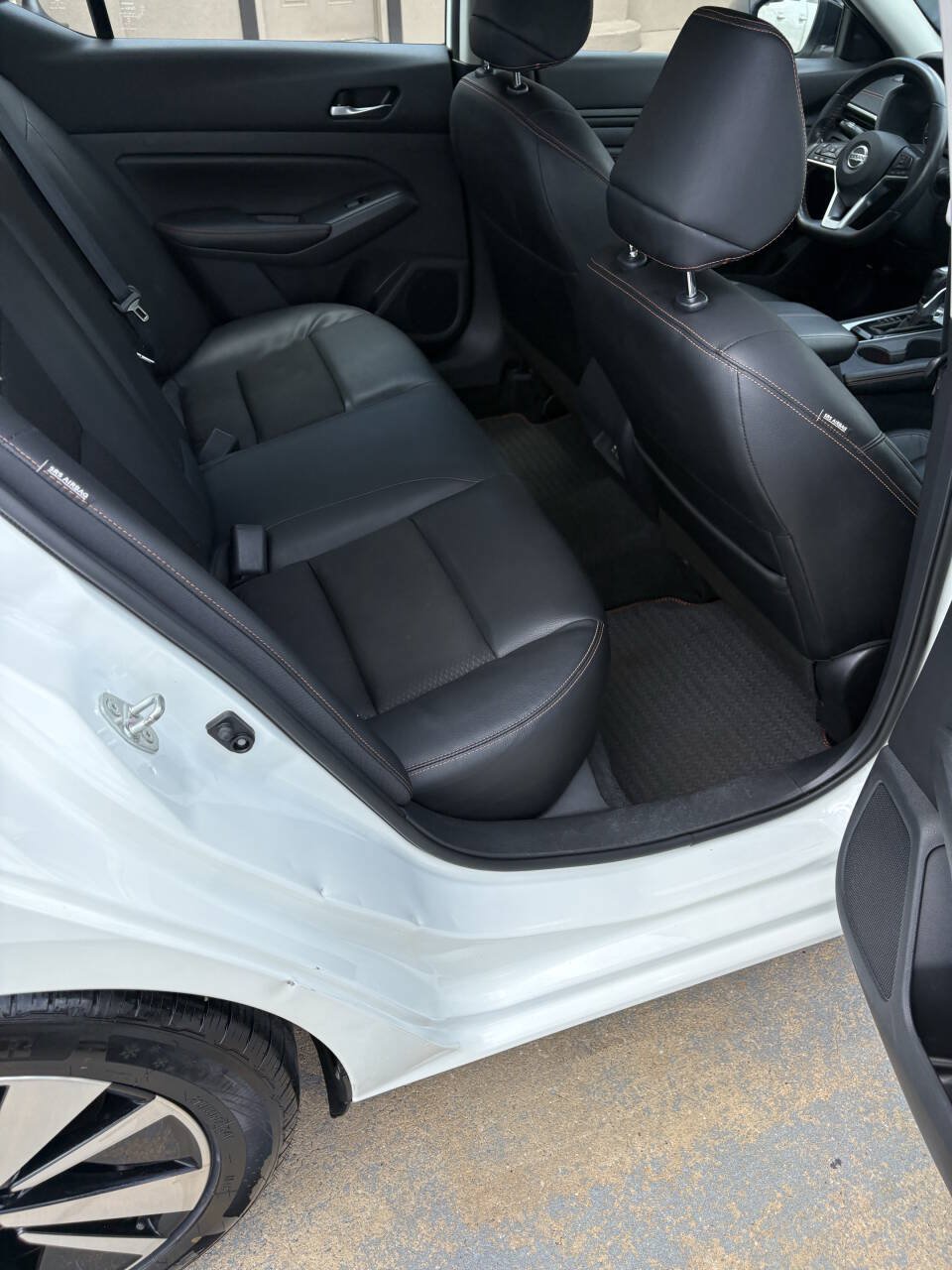 Used 2022 Nissan Altima 2.5 SR FWD image 11