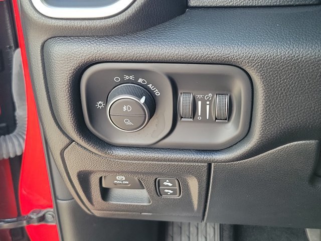 Used 2025 RAM 1500 Big Horn AWD/4WD image 21