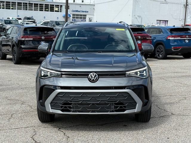 New 2025 Volkswagen Taos SE image 10