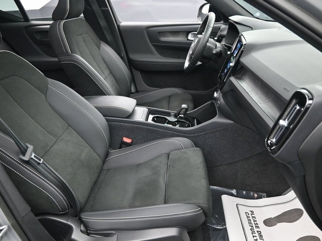 Used 2023 Volvo XC40 Recharge Ultimate w/ Protection Package Premier AWD/4WD image 41