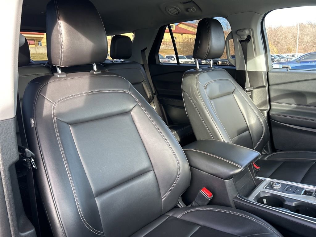 Used 2023 Ford Explorer XLT w/ Equipment Group 202A image 45