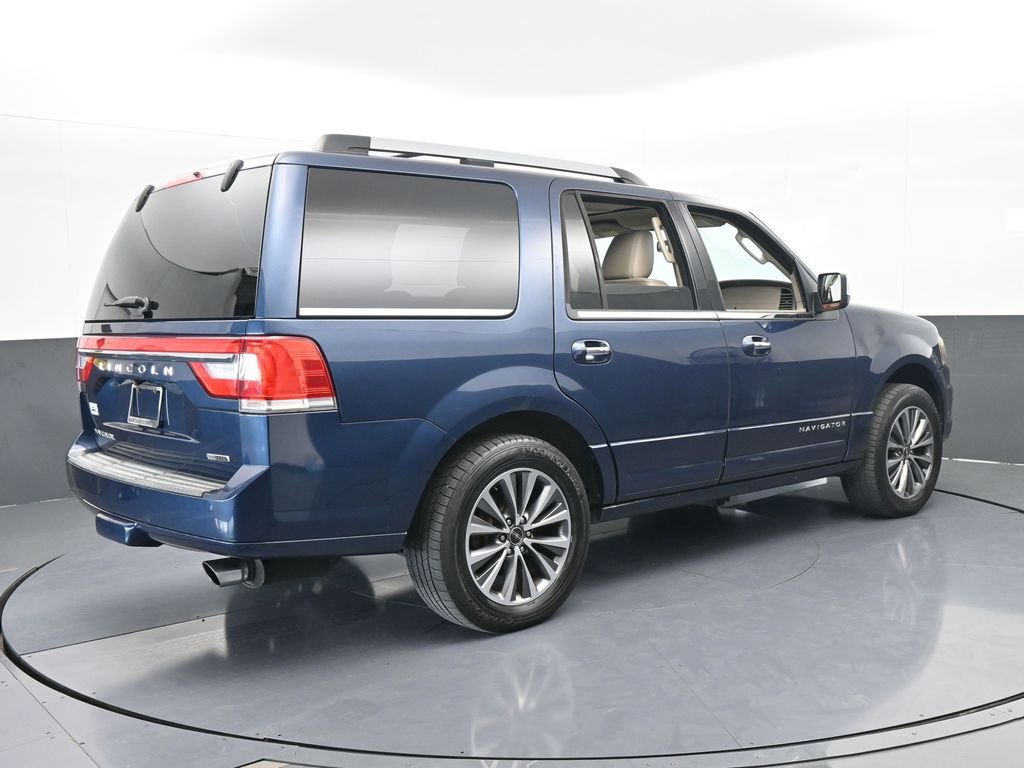 Used 2016 Lincoln Navigator Select image 6