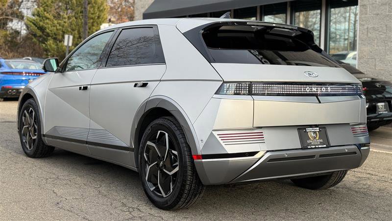 Used 2024 Hyundai Ioniq 5 Limited image 3