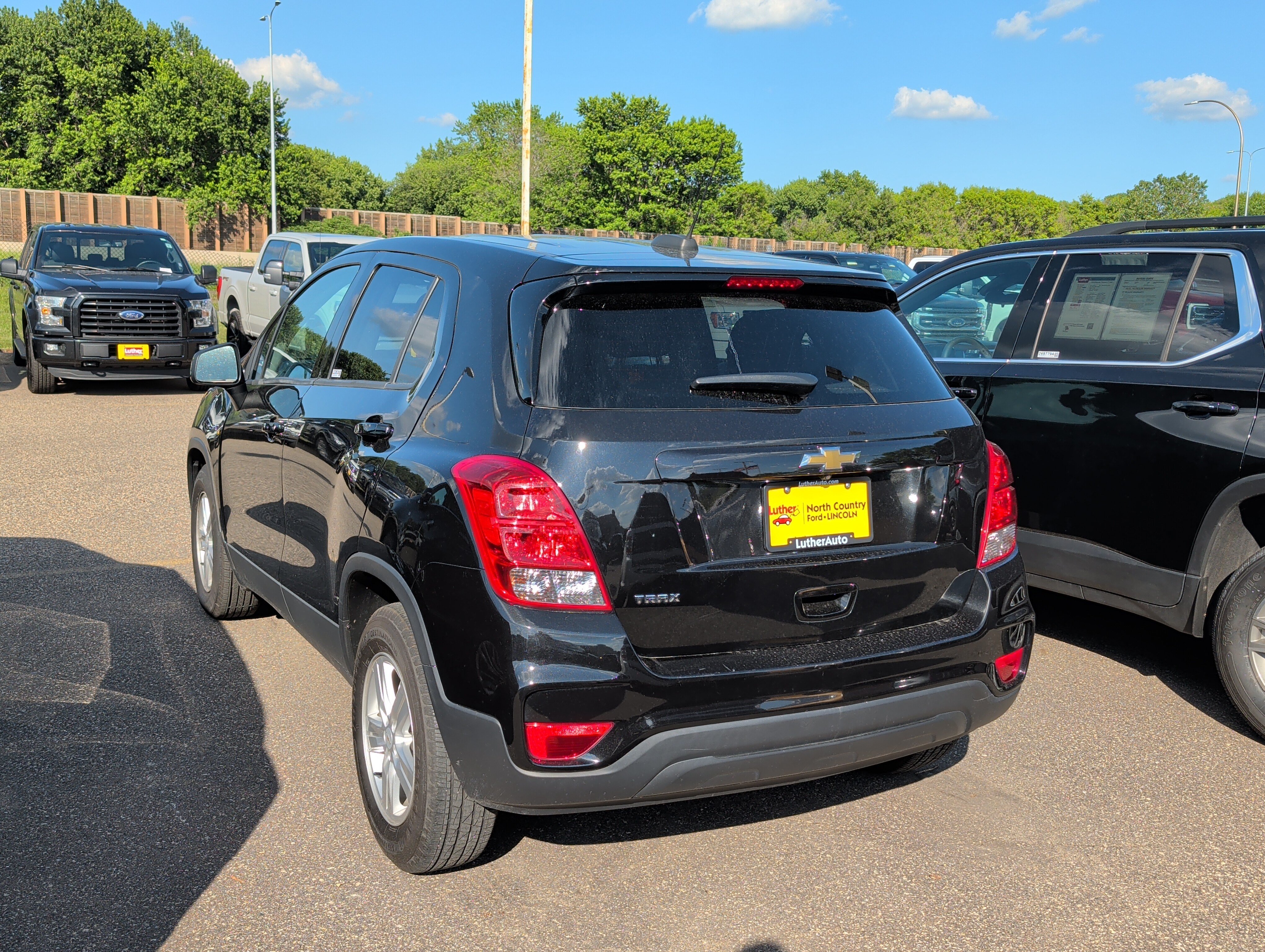 Used 2020 Chevrolet Trax LS w/ Tint and Cruise Package FWD image 3