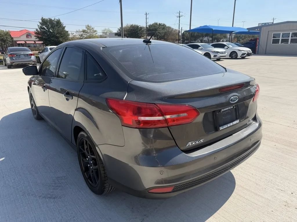 Used 2016 Ford Focus SE w/ Equipment Group 201A FWD image 6