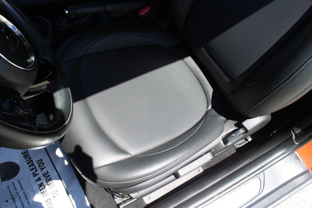 Used 2019 MINI Cooper Convertible w/ Signature Upholstery Package image 15