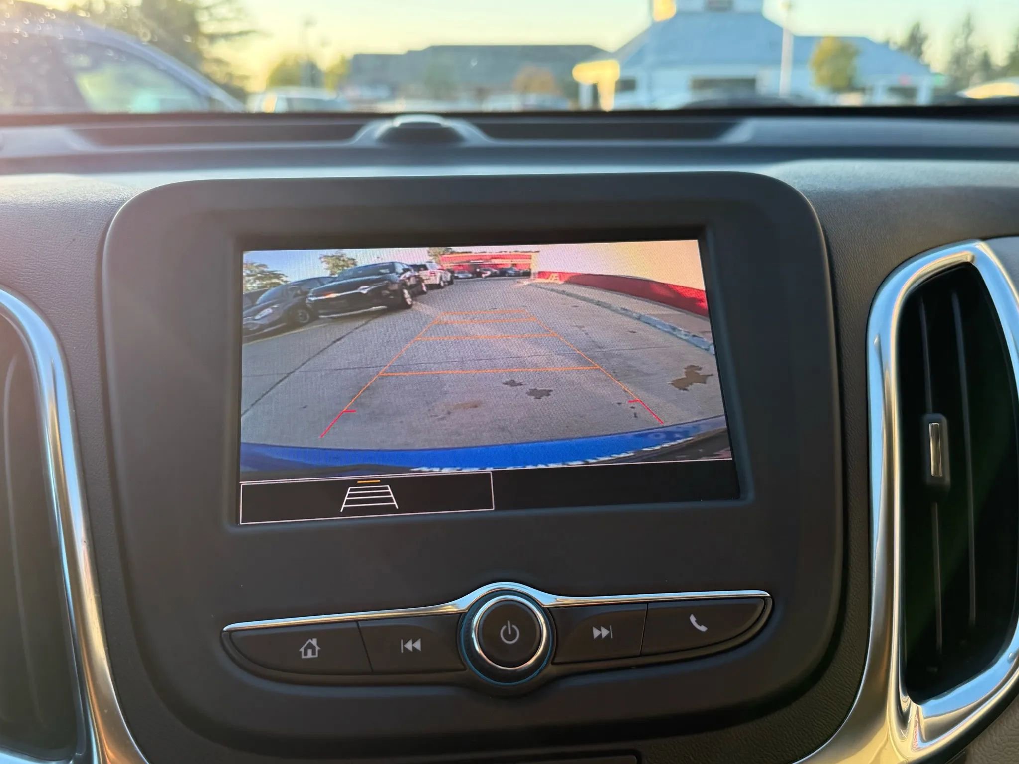 Used 2024 Chevrolet Equinox LS w/ LS Convenience Package image 17