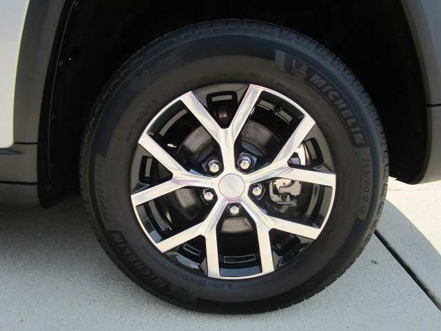 Used 2024 Jeep Grand Cherokee Limited image 9